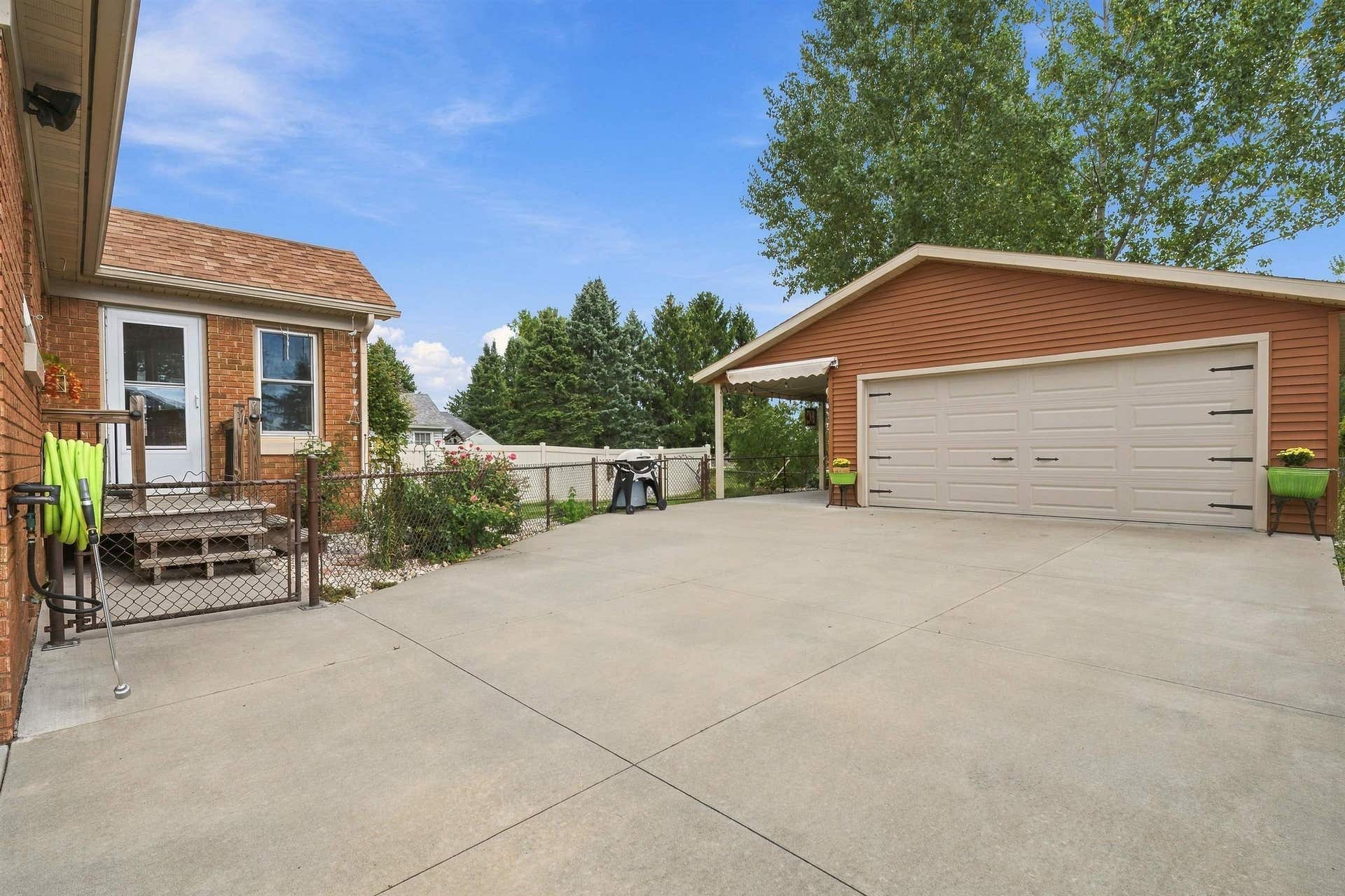106 Center Street, Fox Lake, WI 53933