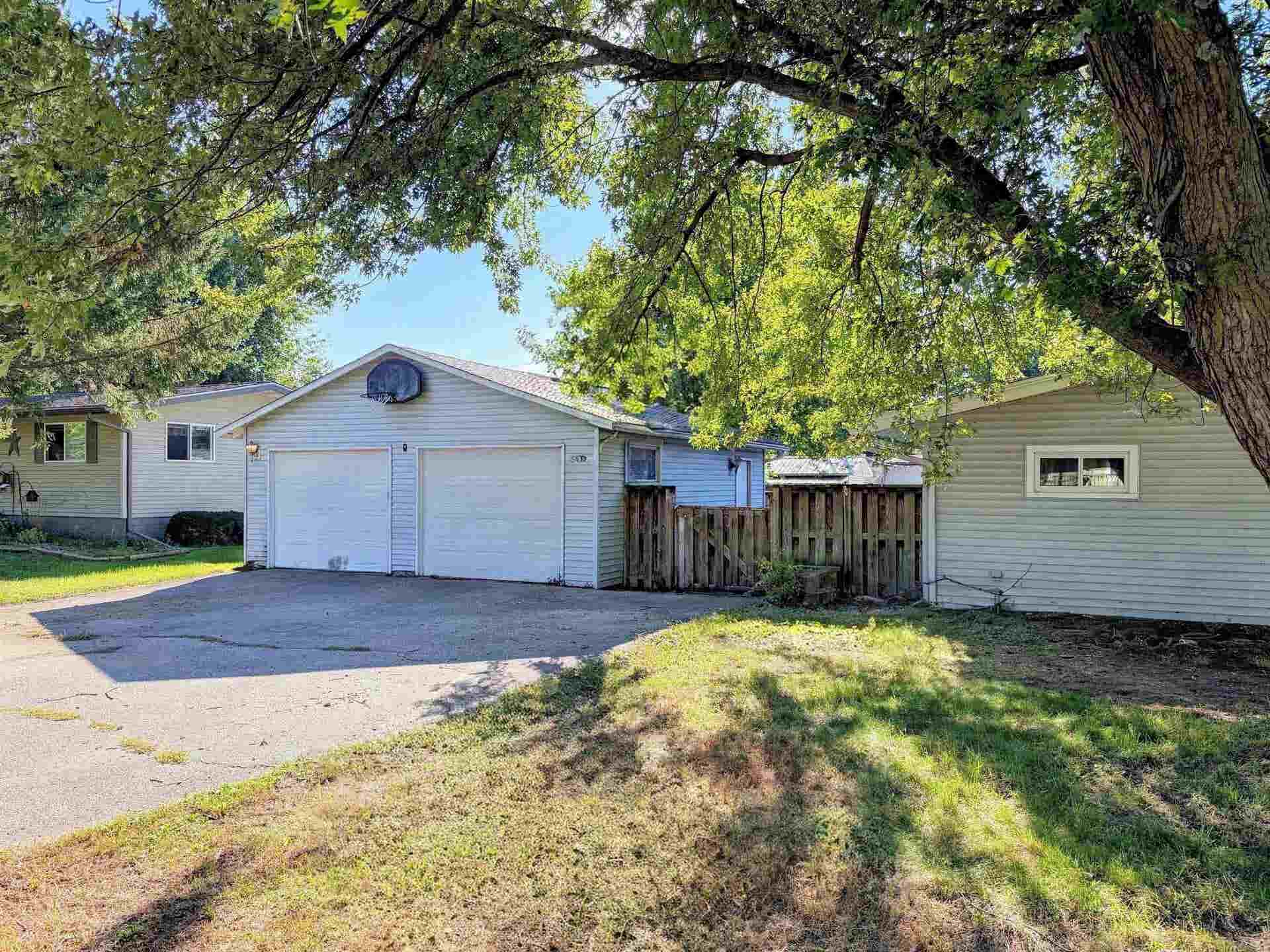 404 E Broadway Street, Prairie Du Chien, WI 53821