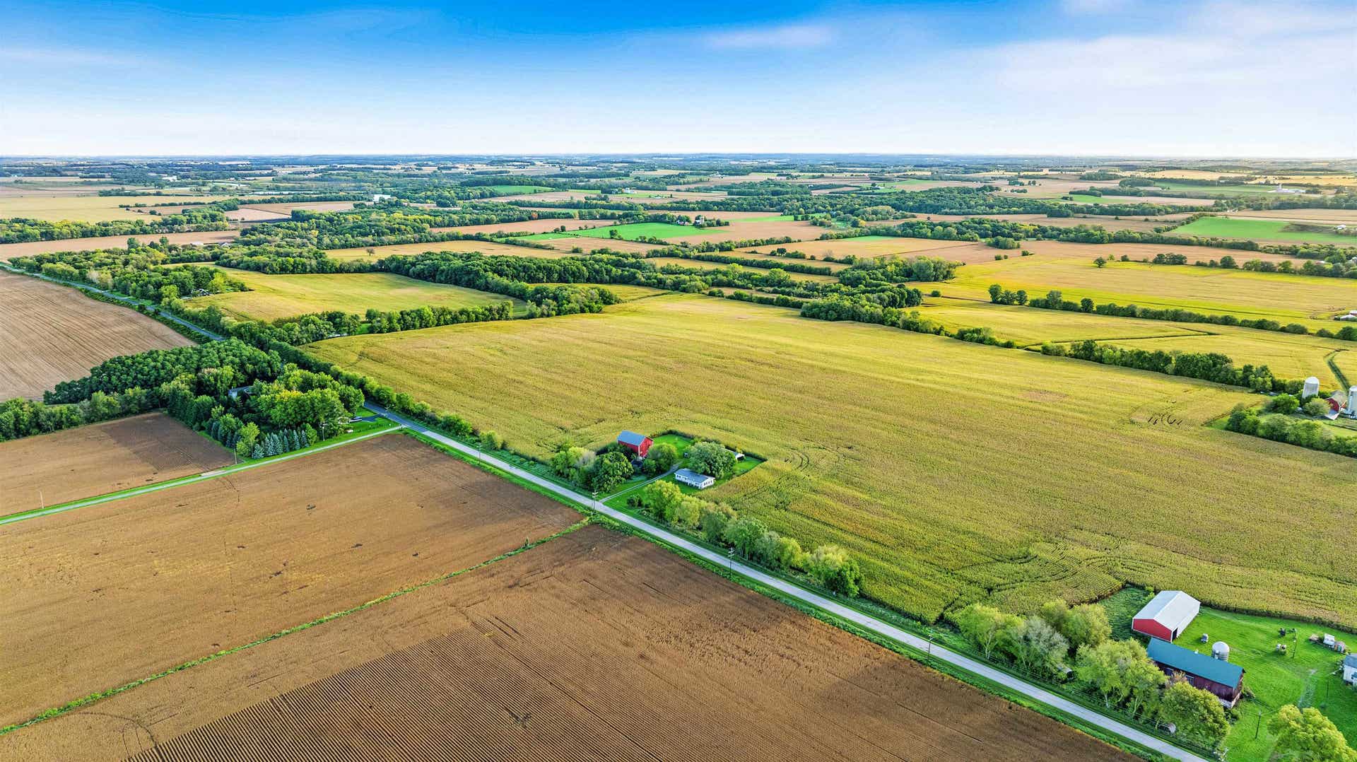 N7004 Faville Road, Milford, WI 53551