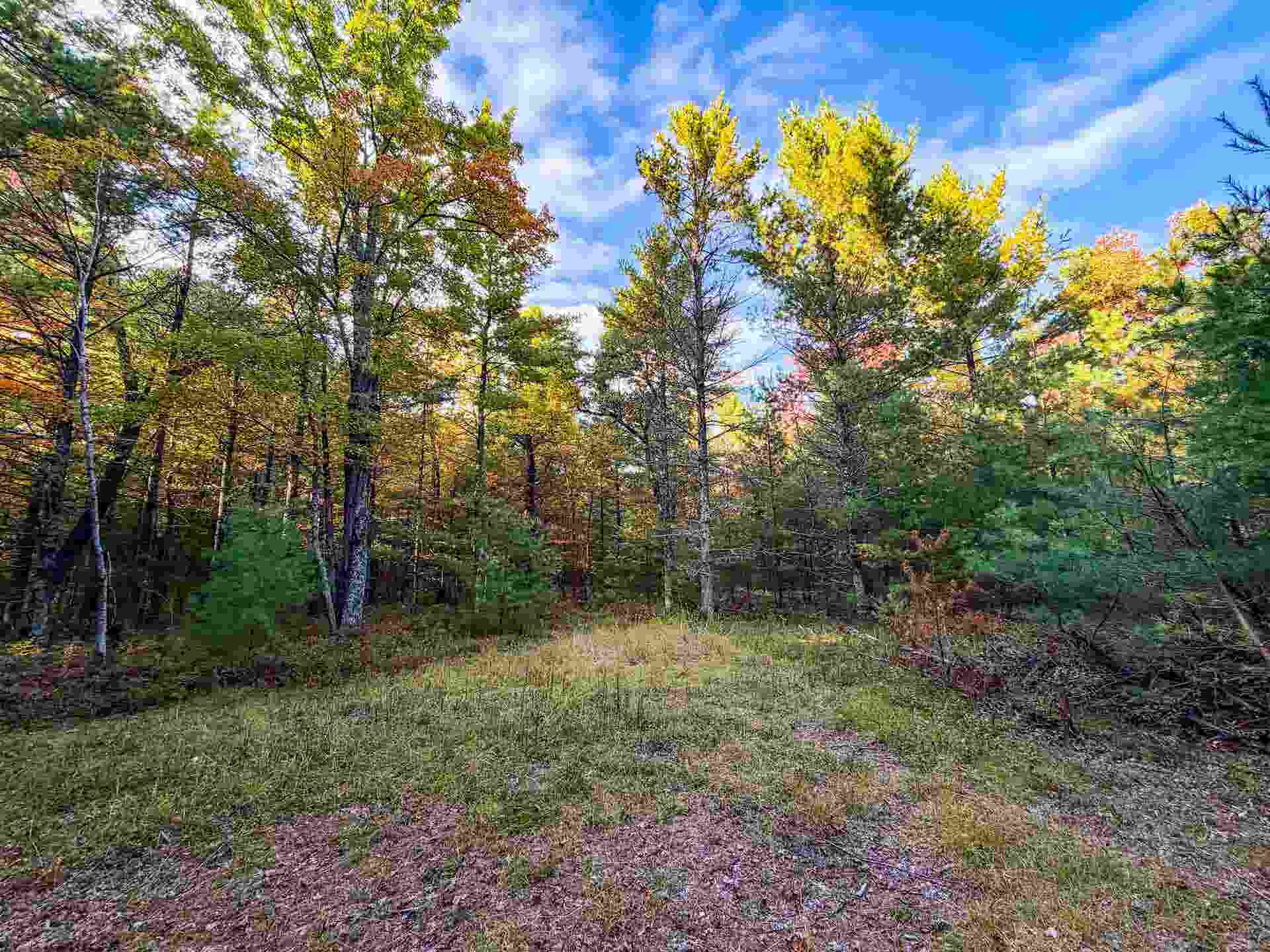 000 Mc Kenna Road, Knapp, WI 54666