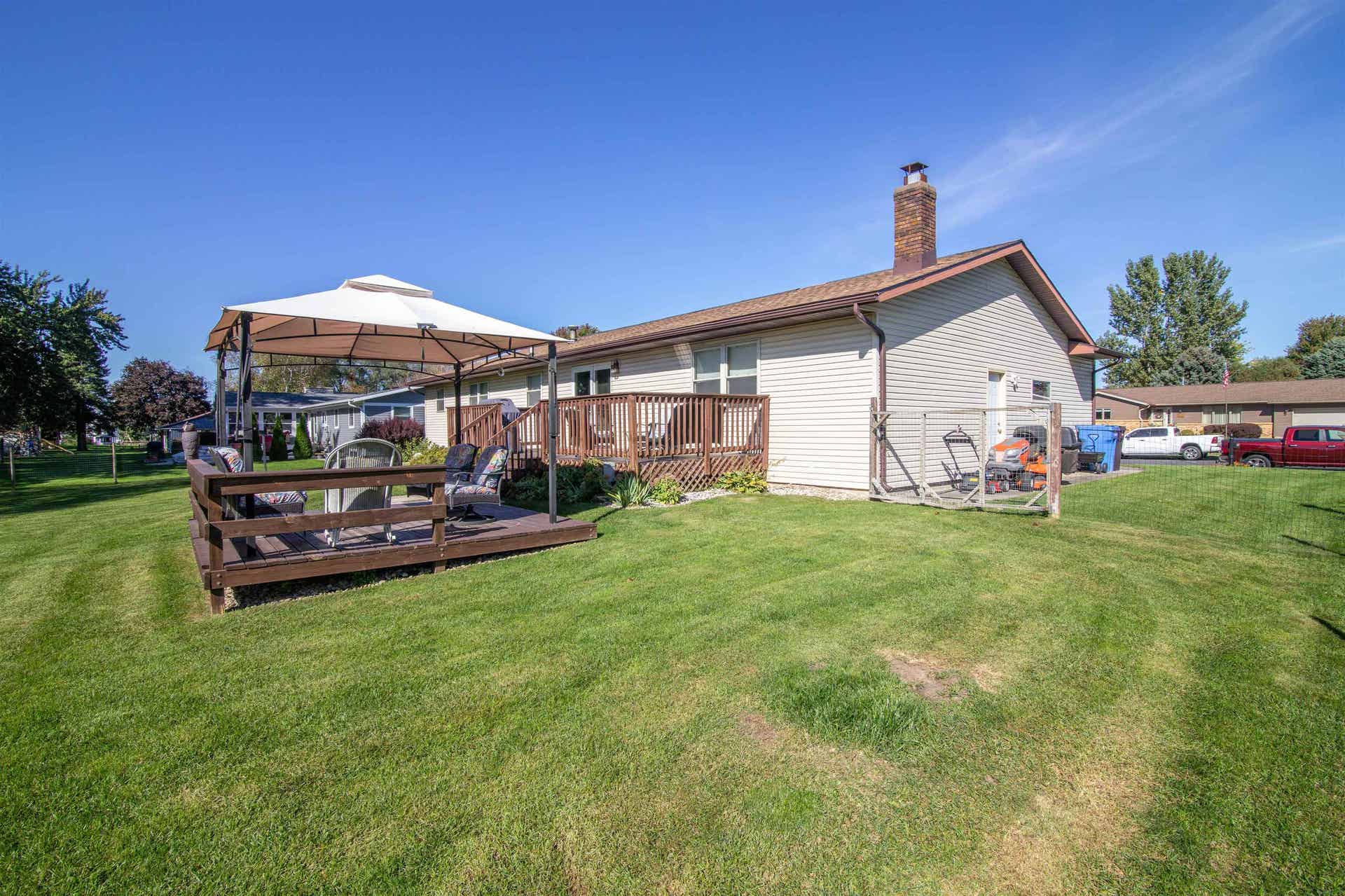 532 Santa Maria Drive, Arlington, WI 53911