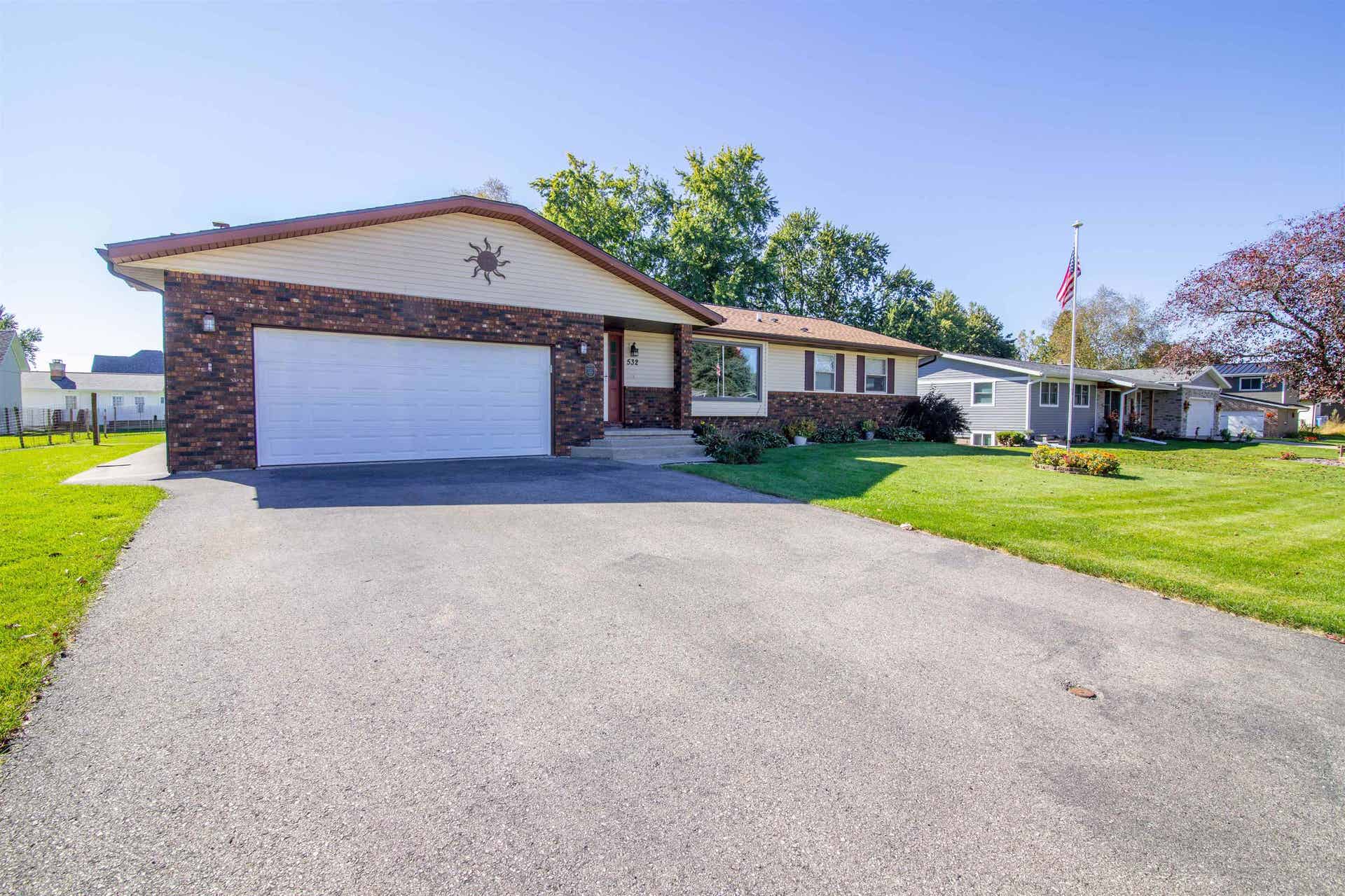 532 Santa Maria Drive, Arlington, WI 53911