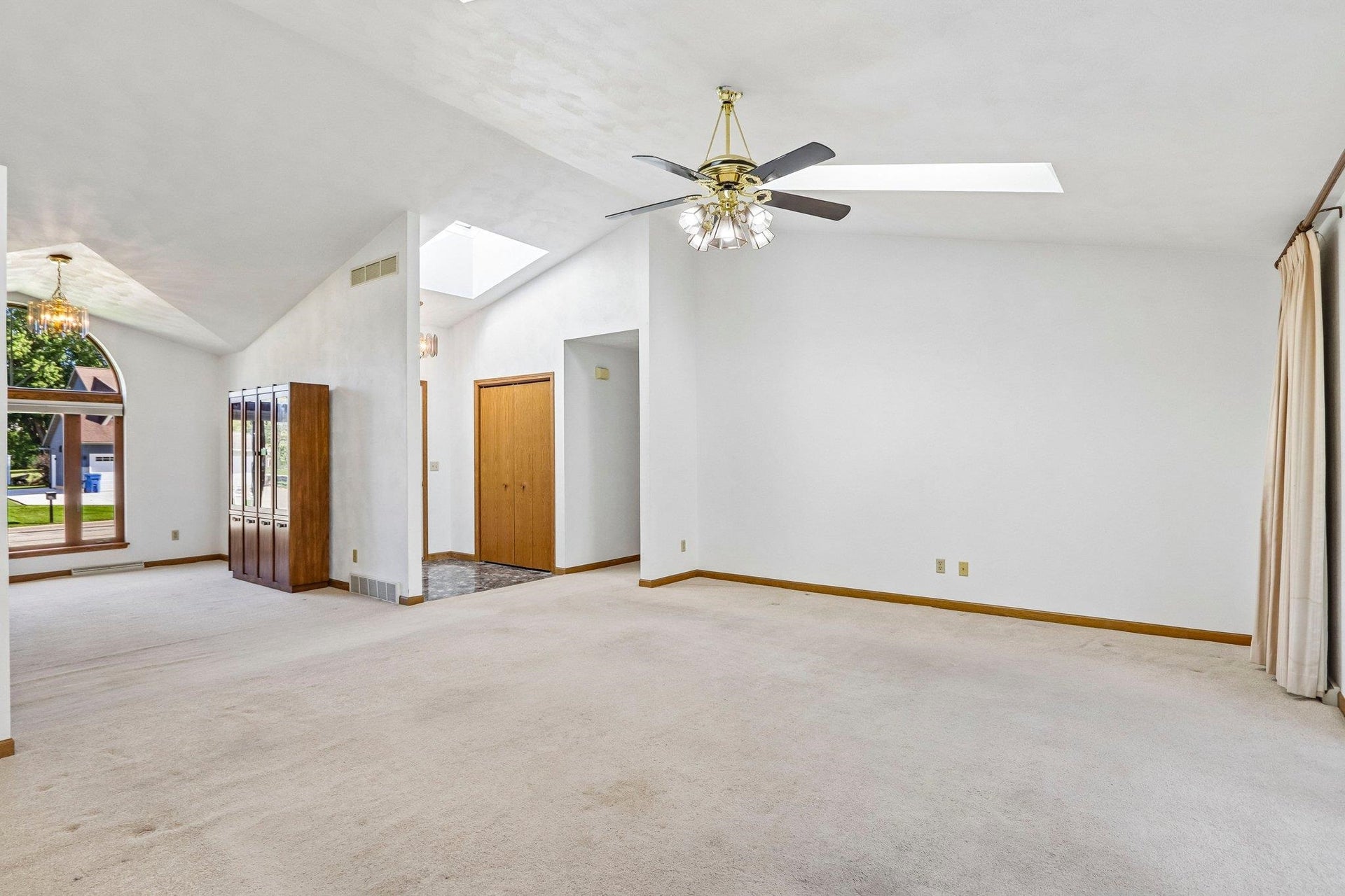 100 Wildwood Drive, Columbus, WI 53925-1876