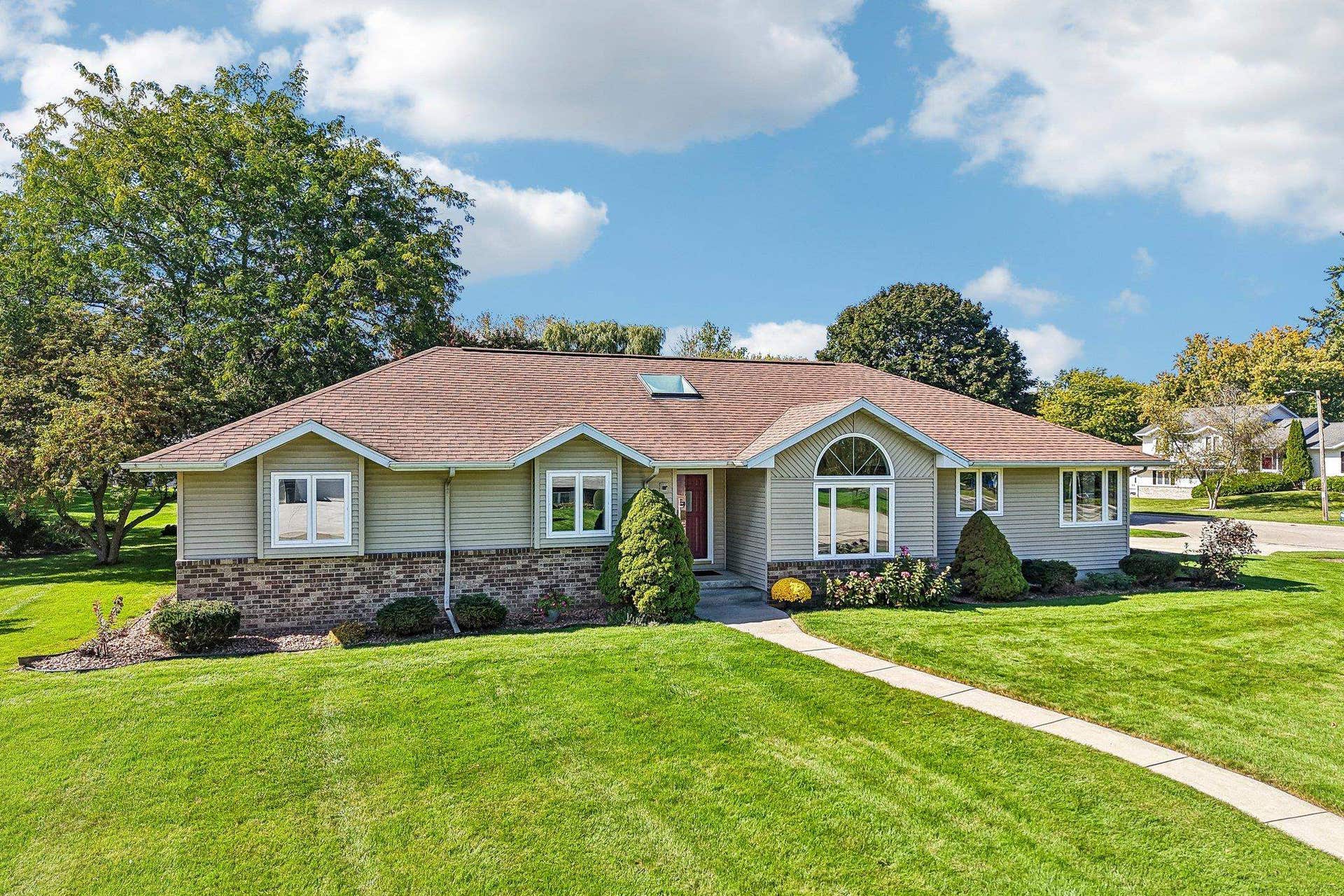 100 Wildwood Drive, Columbus, WI 53925-1876