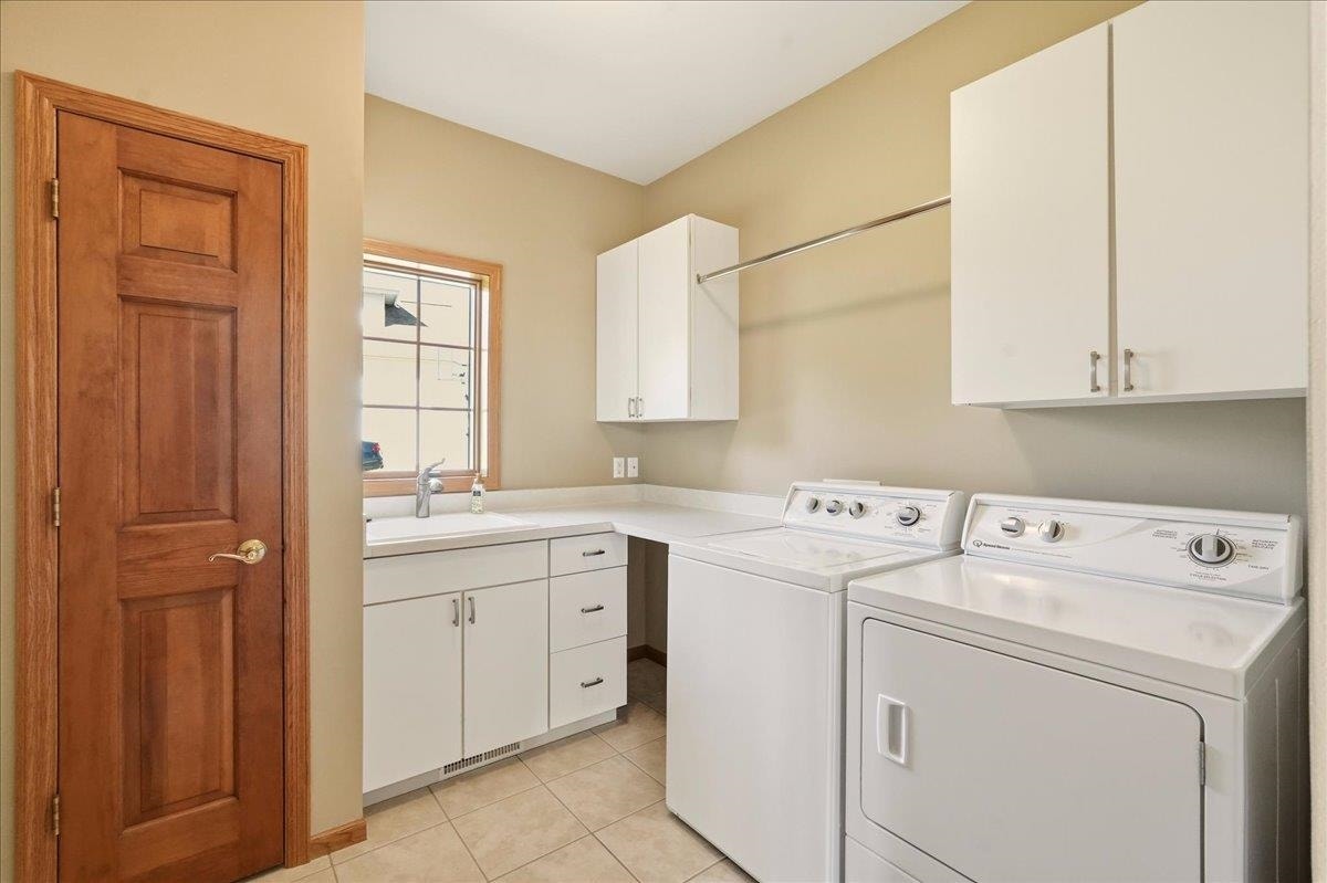 9101 Settlers Road, Madison, WI 53717