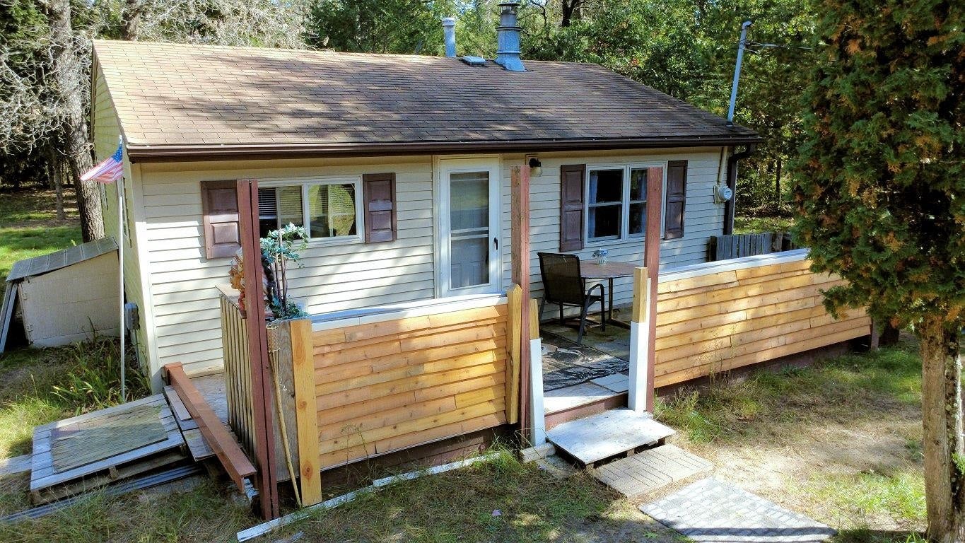 1984 W 7th Drive, Adams, WI 53934