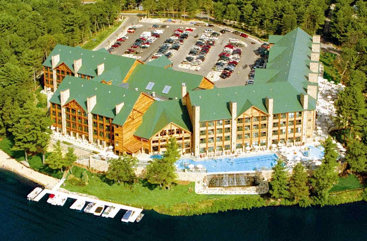 350 E Hiawatha Drive, #222, Lake Delton, WI 53940