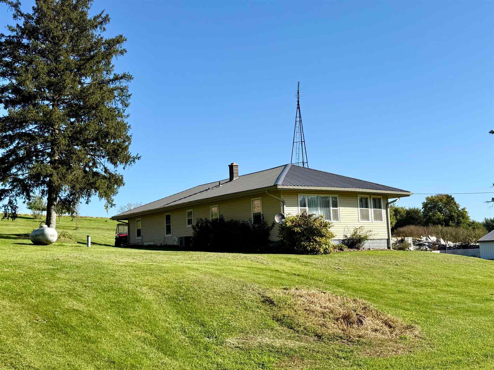 W8940 County Road B, Cadiz, WI 53522