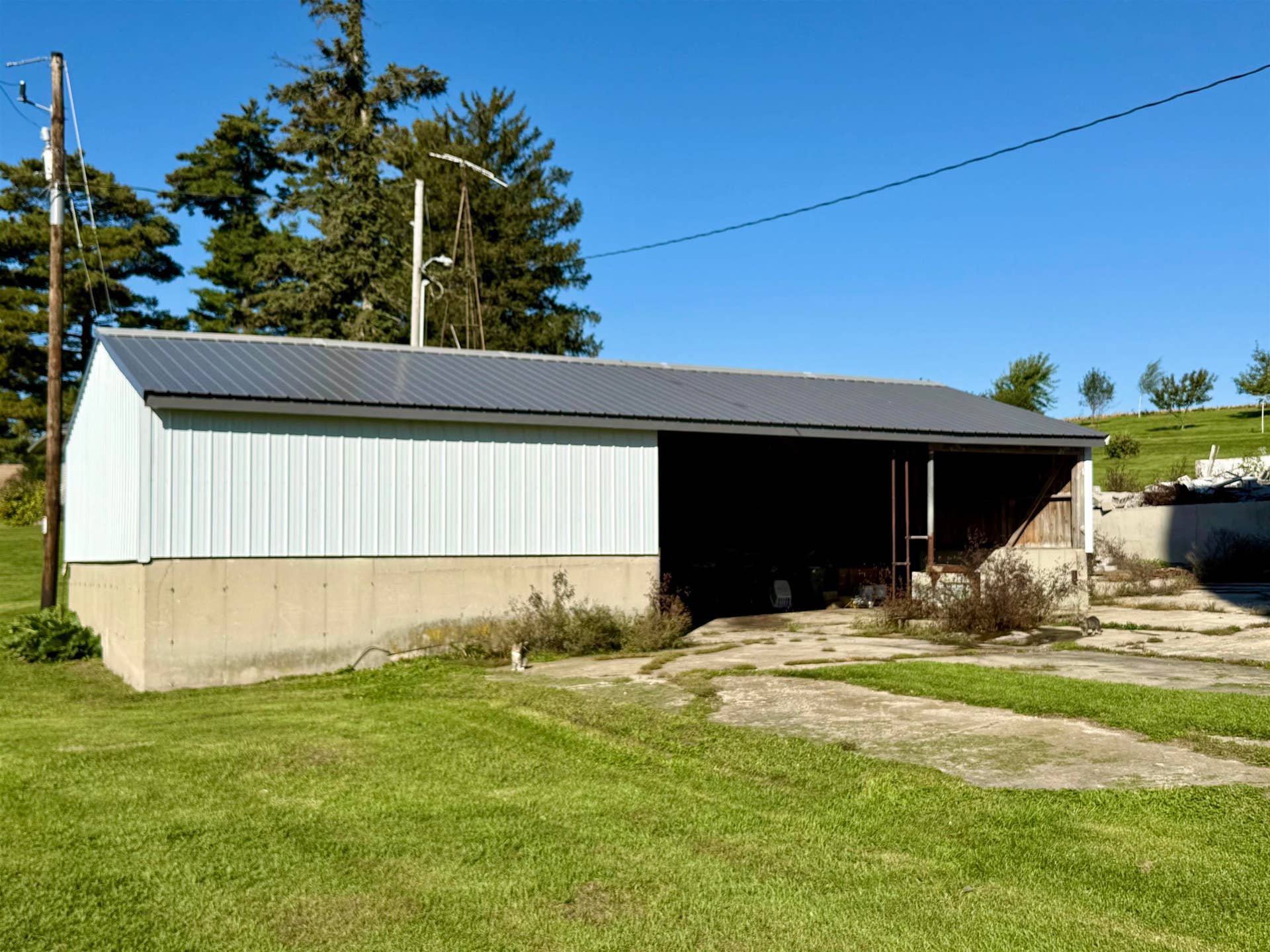W8940 County Road B, Cadiz, WI 53522
