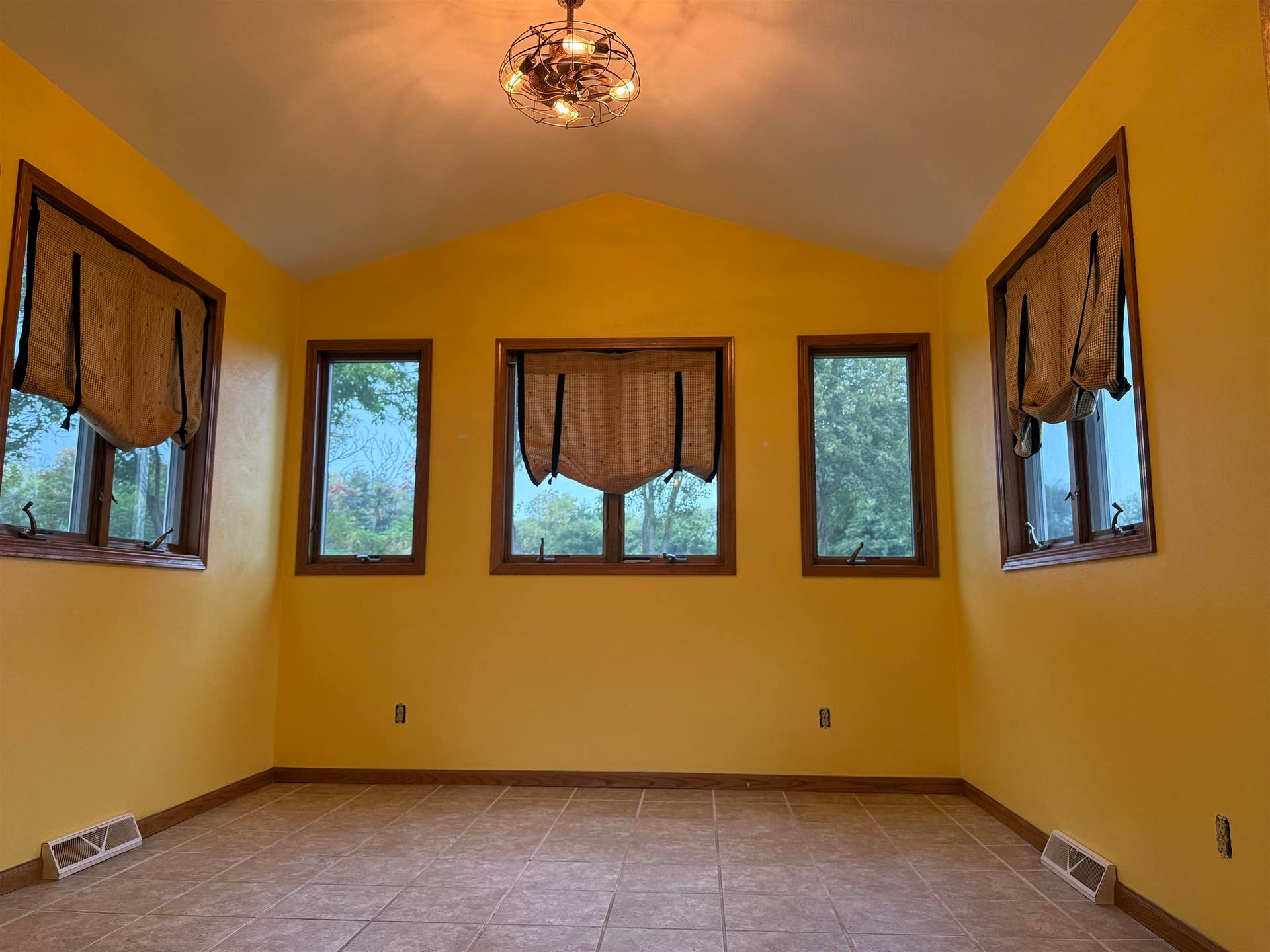 1204 Navaho Court, Fort Atkinson, WI 53538