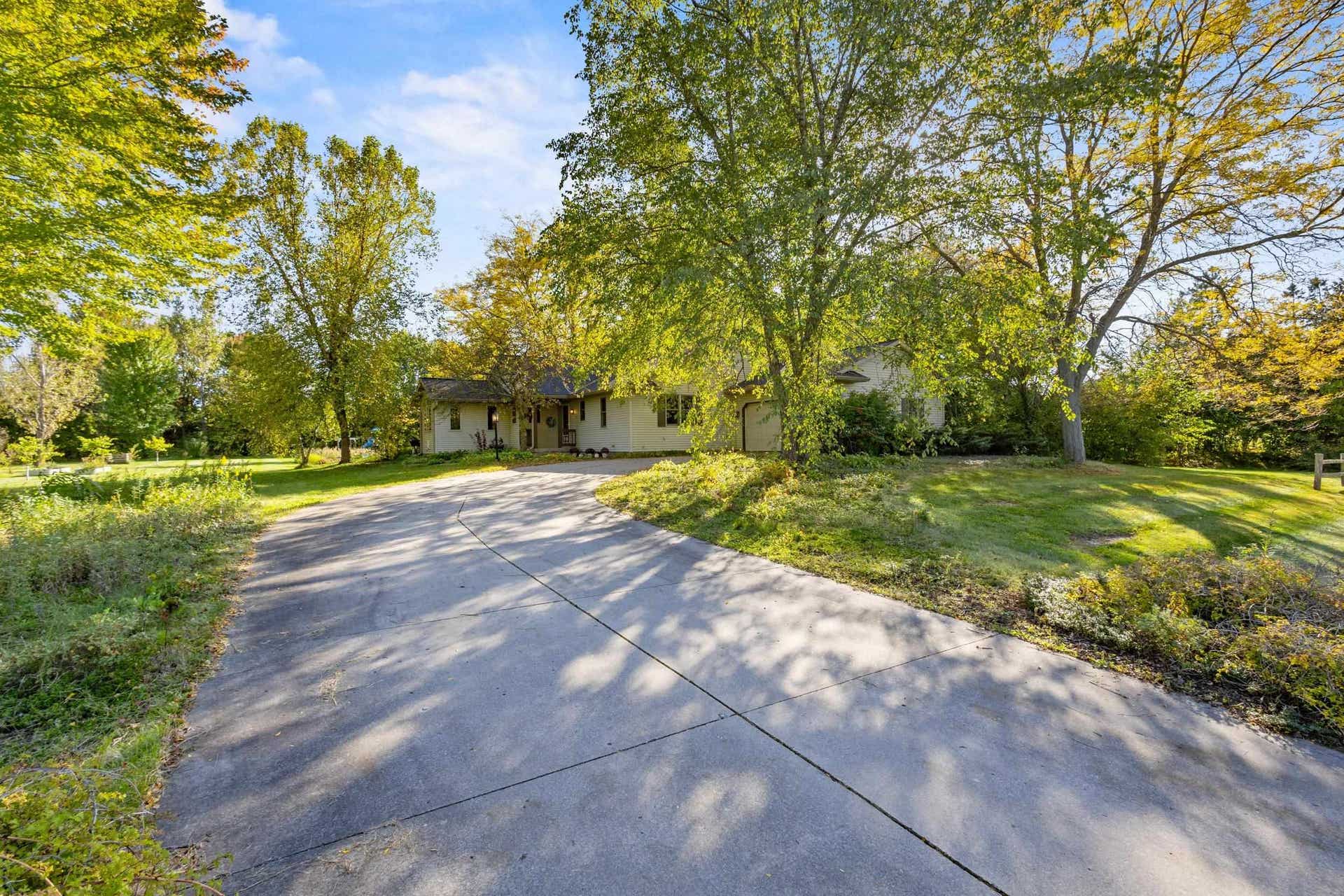 W3291 Schaefer Road, Exeter, WI 53508