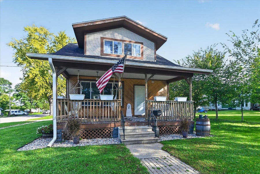 Property photo for 402 E Main Street, Evansville, WI