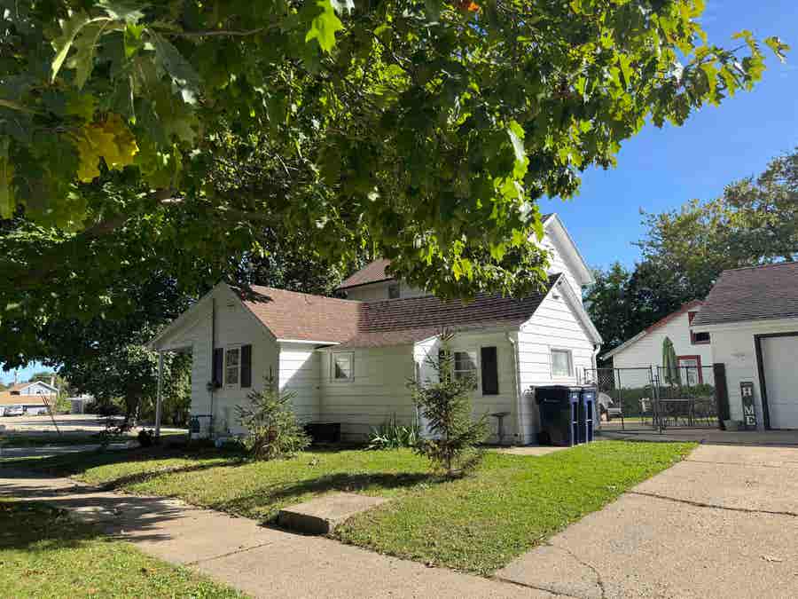 Property photo for 102 S Chatham Street, Janesville, WI
