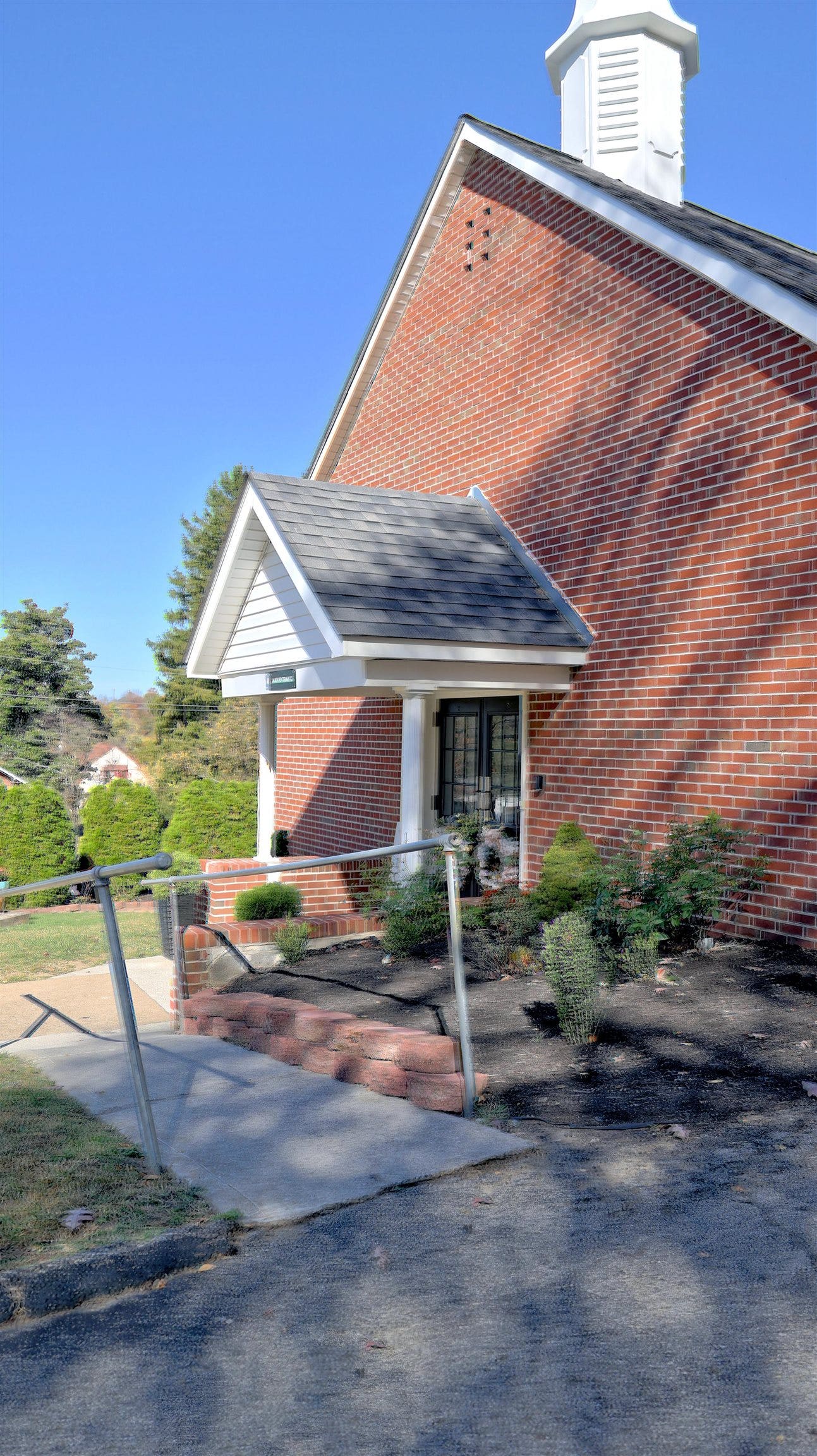 301 BOLLING Street, Radford, VA 24141