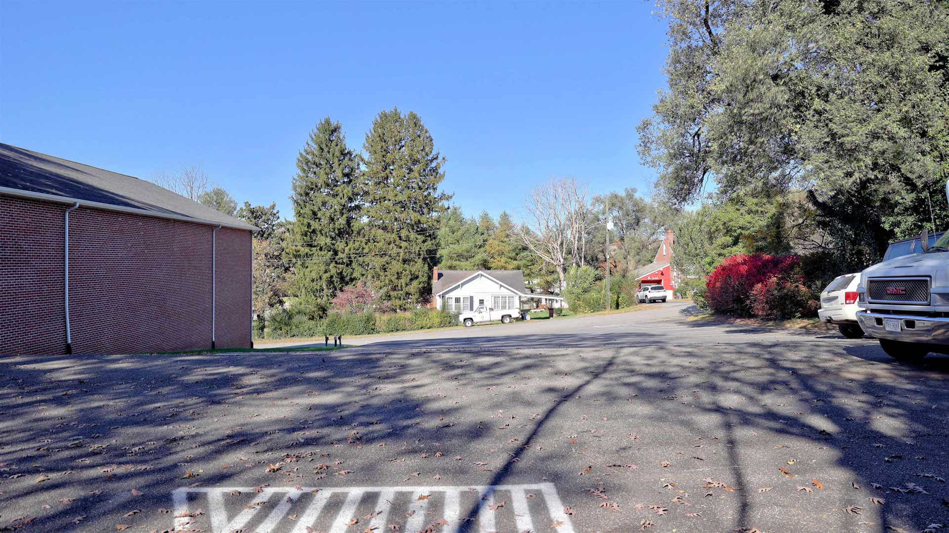 301 BOLLING Street, Radford, VA 24141