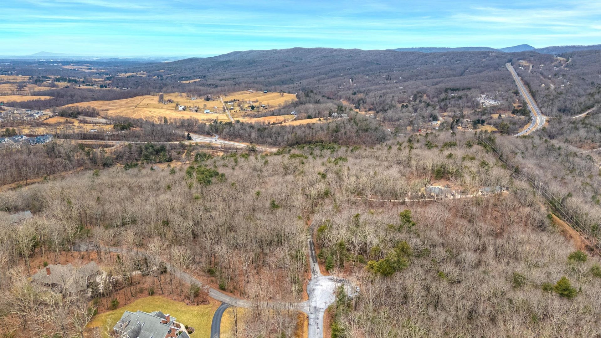 1262 TREETOP RIDGE Road, Blacksburg, VA 24060