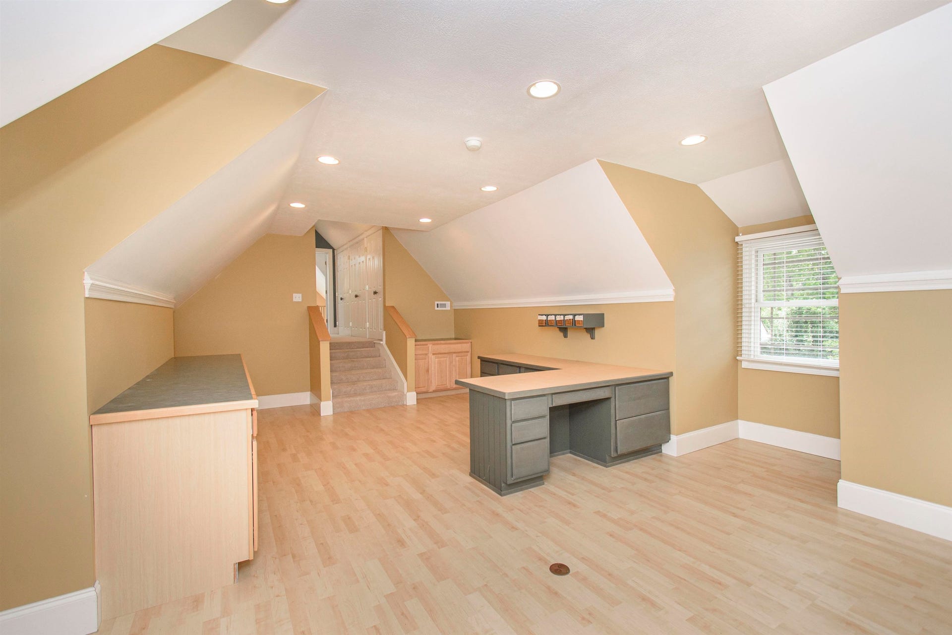 7083 Foxfire Road, Catawba, VA 24070