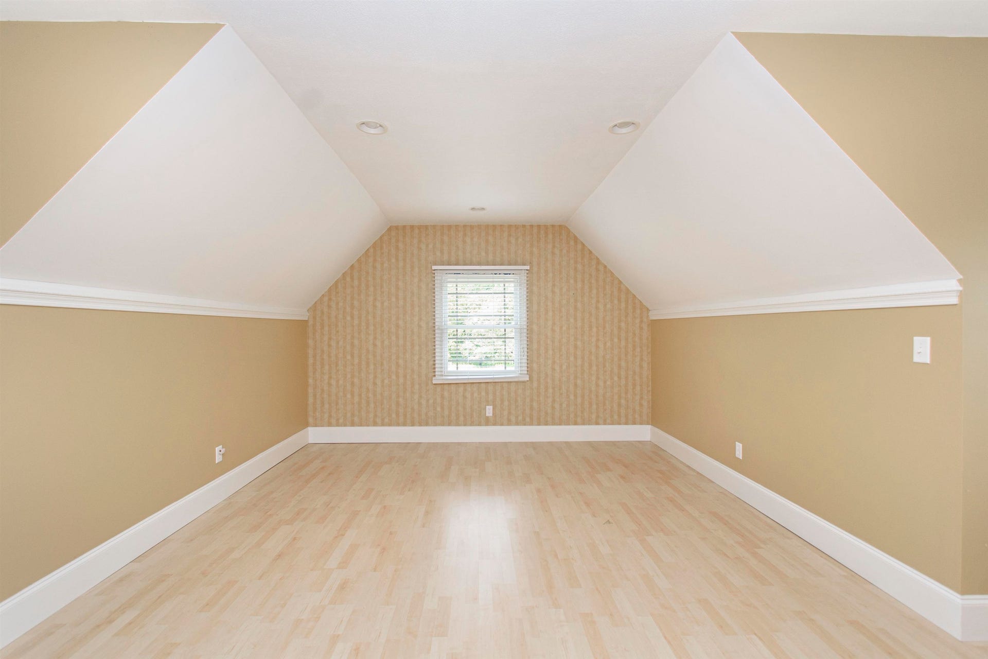 7083 Foxfire Road, Catawba, VA 24070