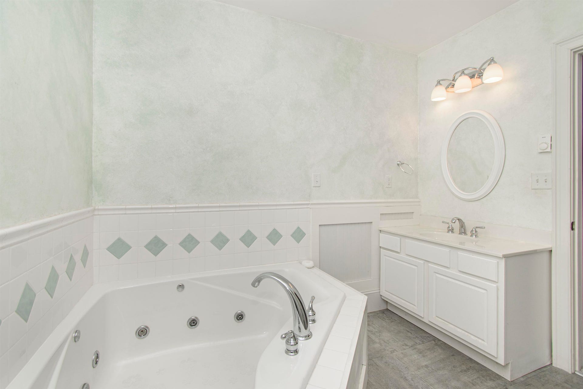 7083 Foxfire Road, Catawba, VA 24070