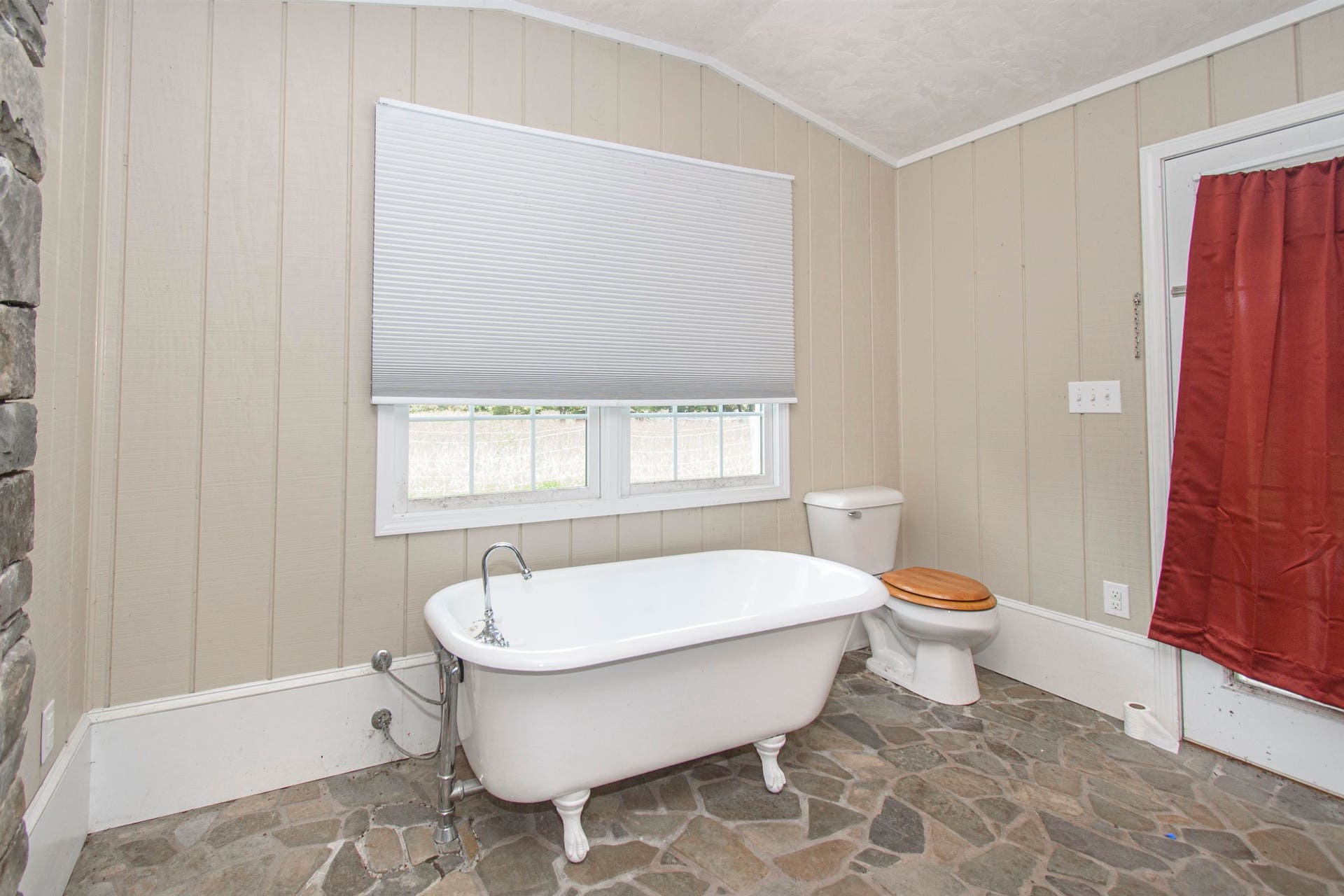 7083 Foxfire Road, Catawba, VA 24070