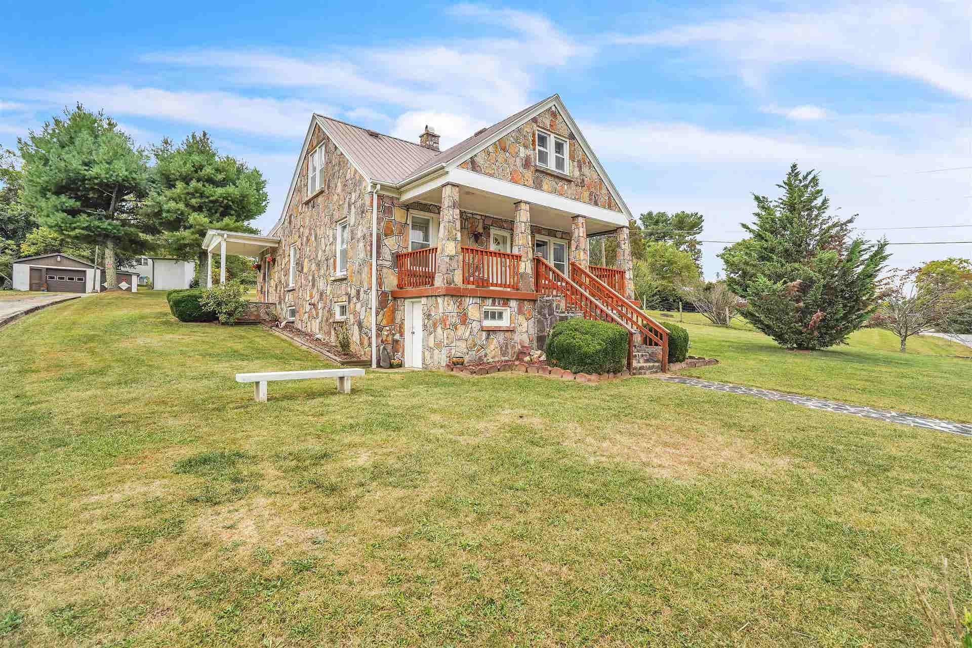 108 Ole Church Road, Pembroke, VA 24136