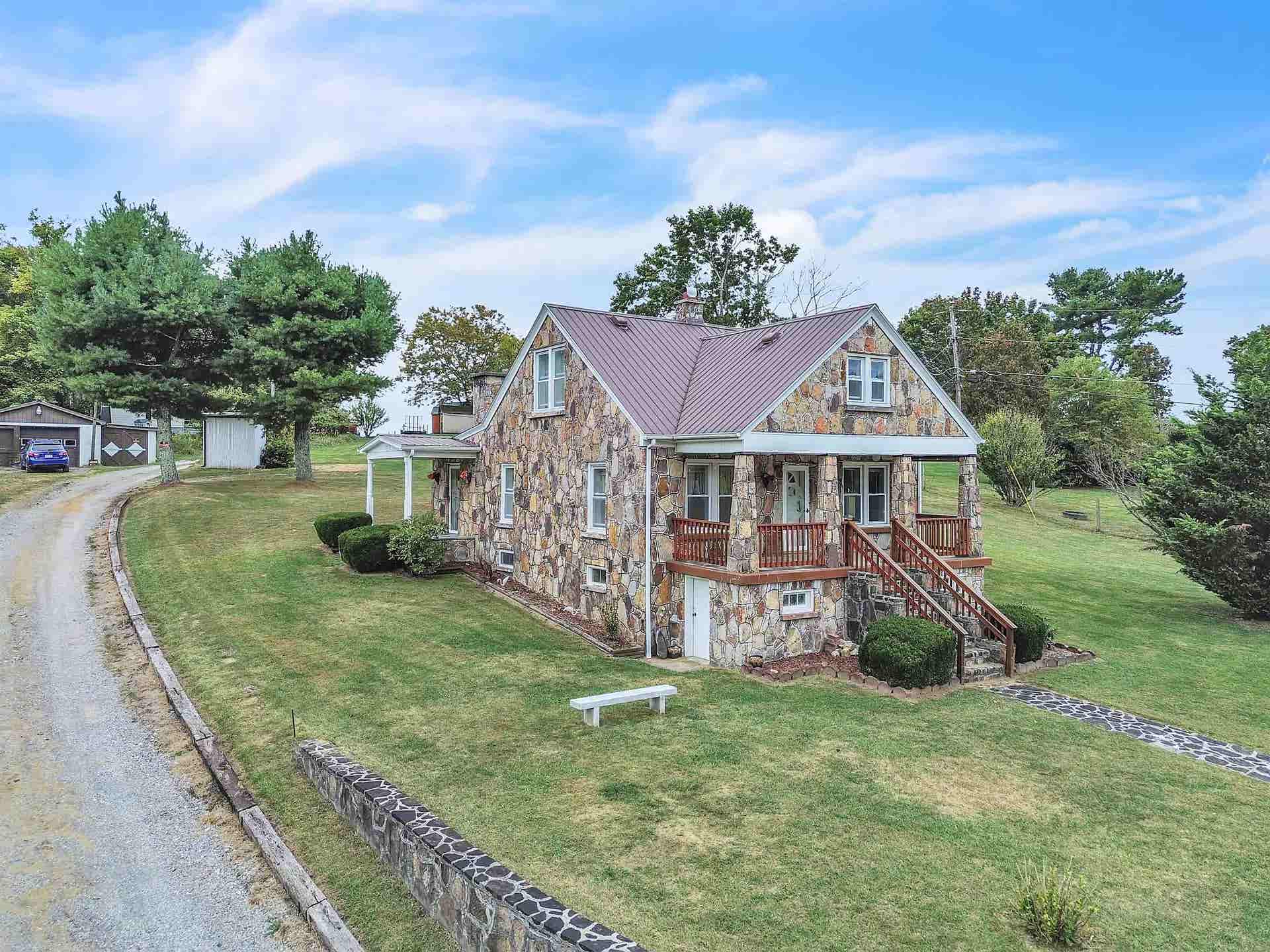108 Ole Church Road, Pembroke, VA 24136