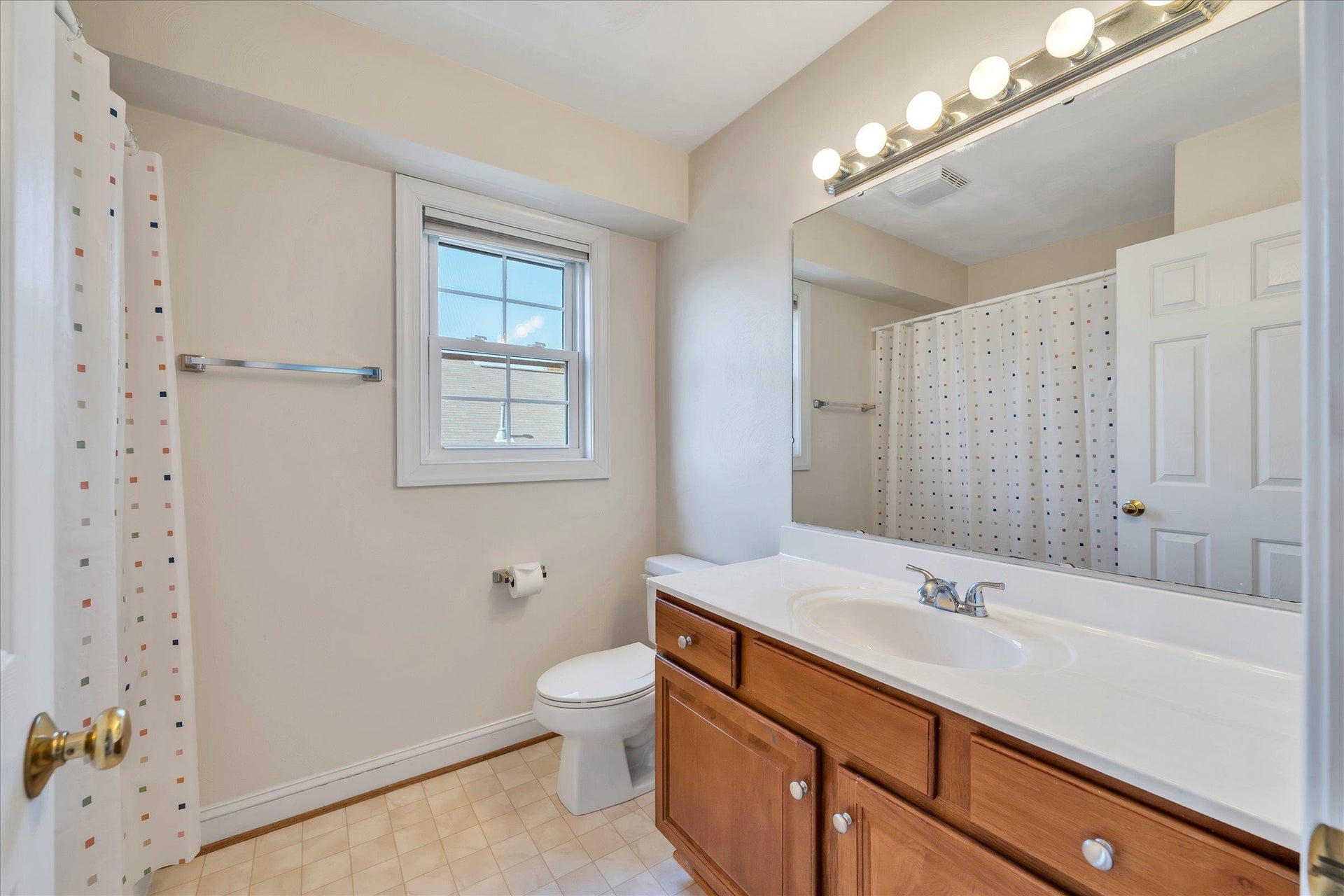 1113 BROOK Circle, Blacksburg, VA 24060