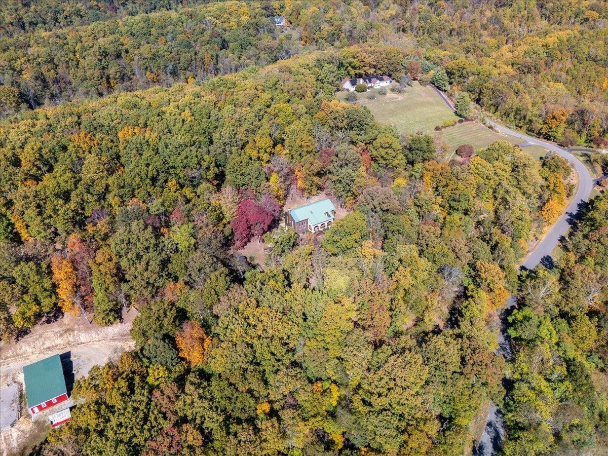 1490 RED HAWK Run, Christiansburg, VA 24073