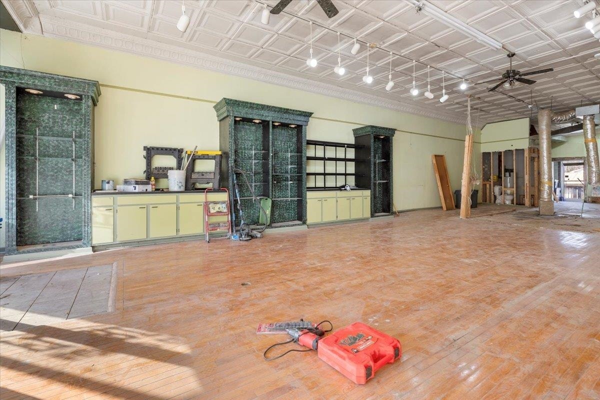 1120 E MAIN Street, Radford, VA 24141