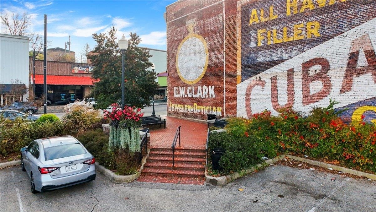 1120 E MAIN Street, Radford, VA 24141