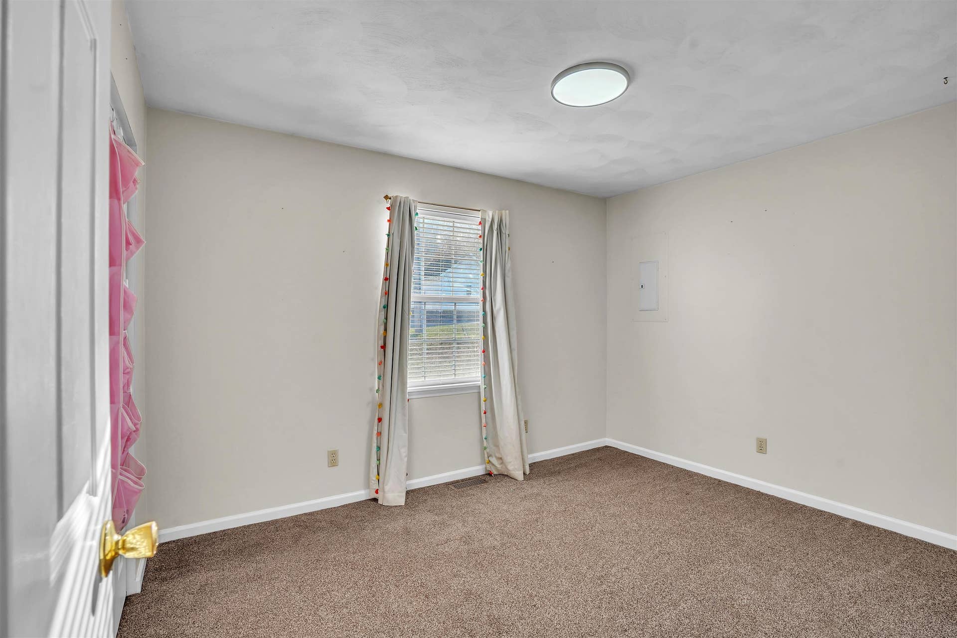 614 Morris Avenue, Pearisburg, VA 24134