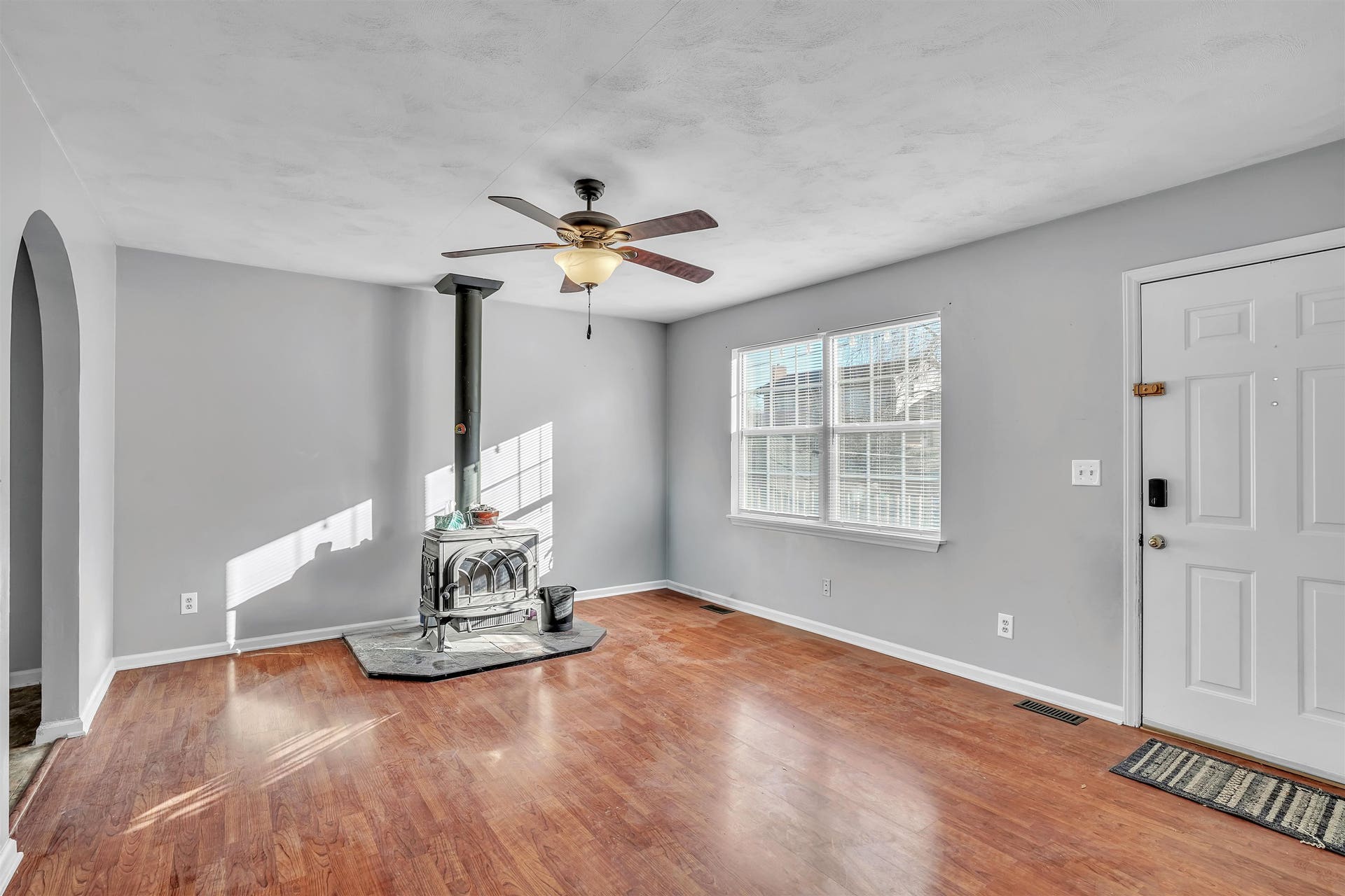 614 Morris Avenue, Pearisburg, VA 24134