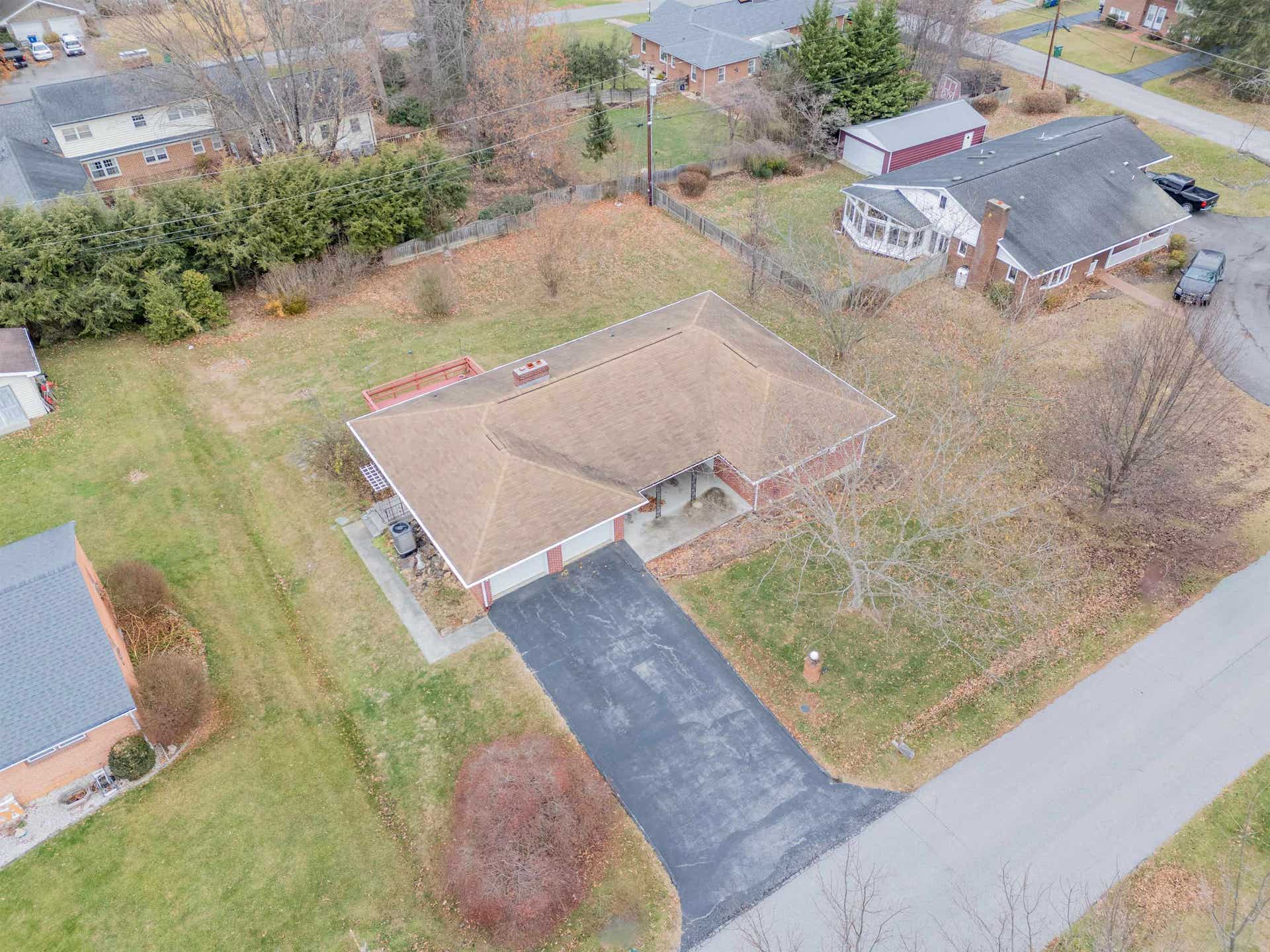 935 HUMMINGBIRD Drive, Christiansburg, VA 24073