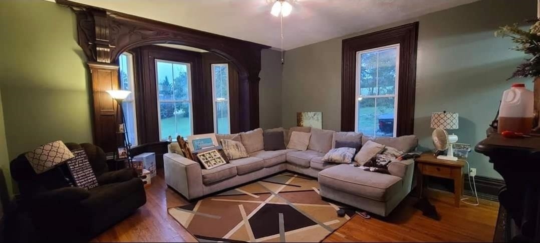 1104 HENSON Avenue, Pearisburg, VA 24134