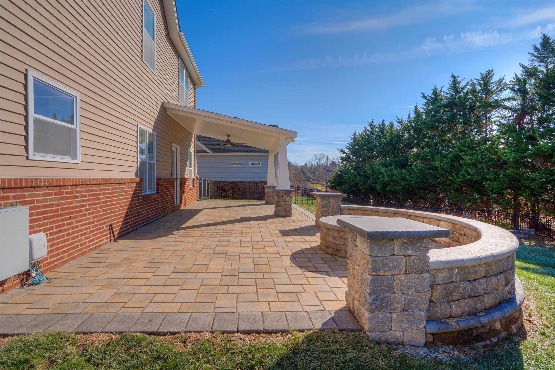 906 Kentwood Drive, Blacksburg, VA 24060