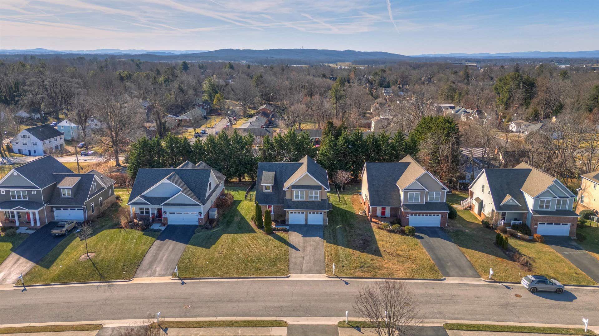 906 Kentwood Drive, Blacksburg, VA 24060