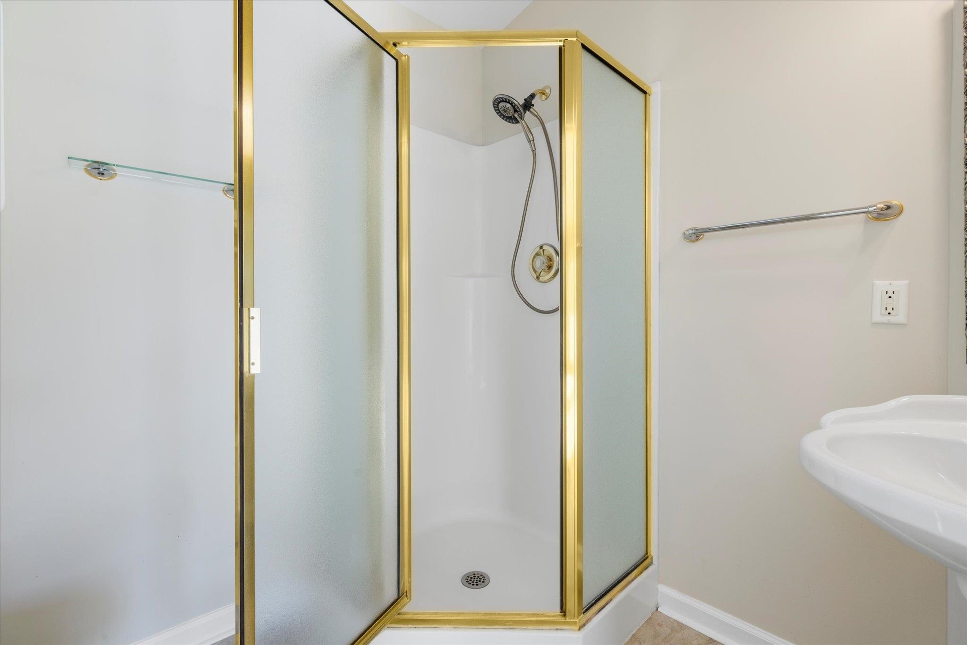 1645 Saint Andrews Circle, Blacksburg, VA 24060