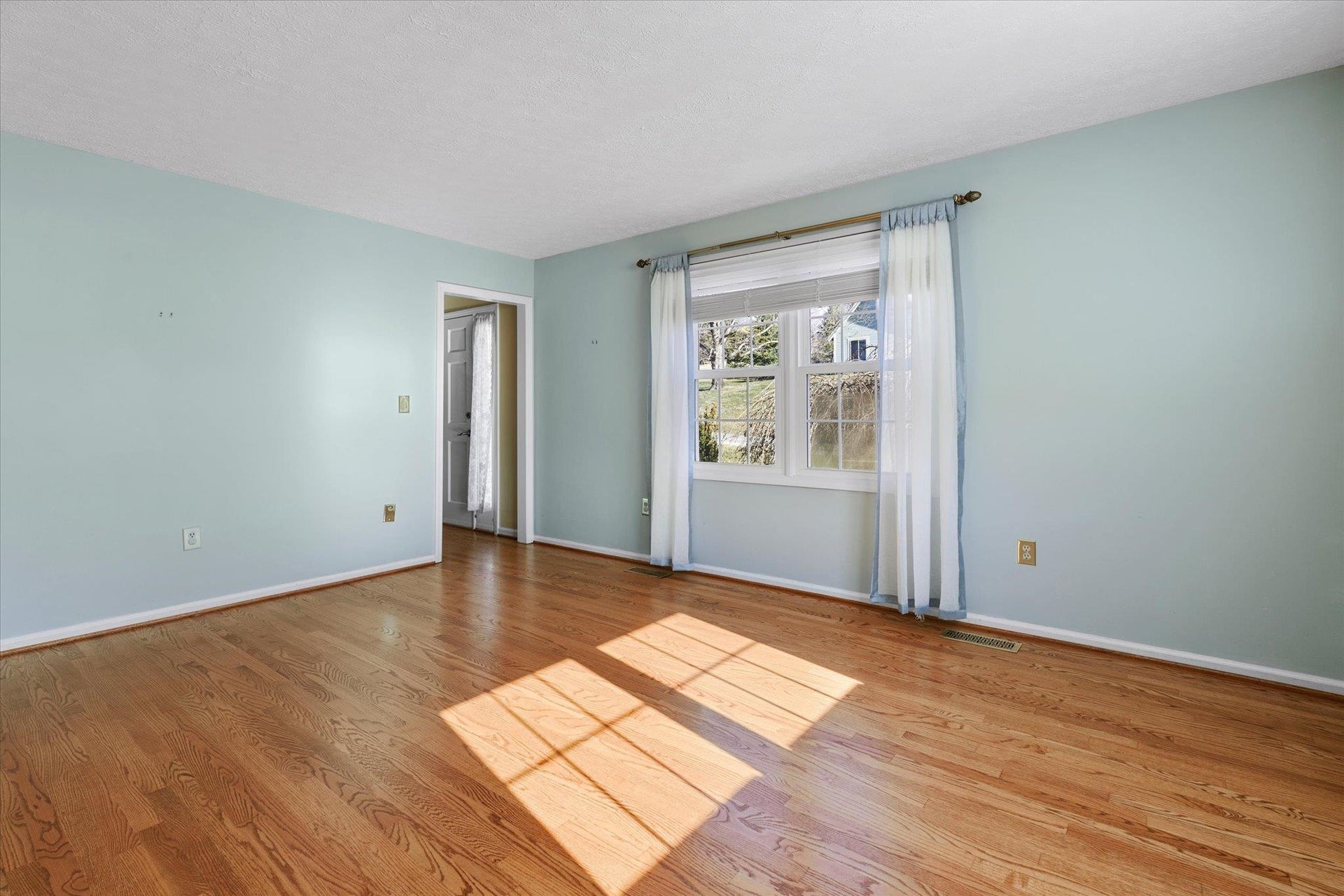1645 Saint Andrews Circle, Blacksburg, VA 24060