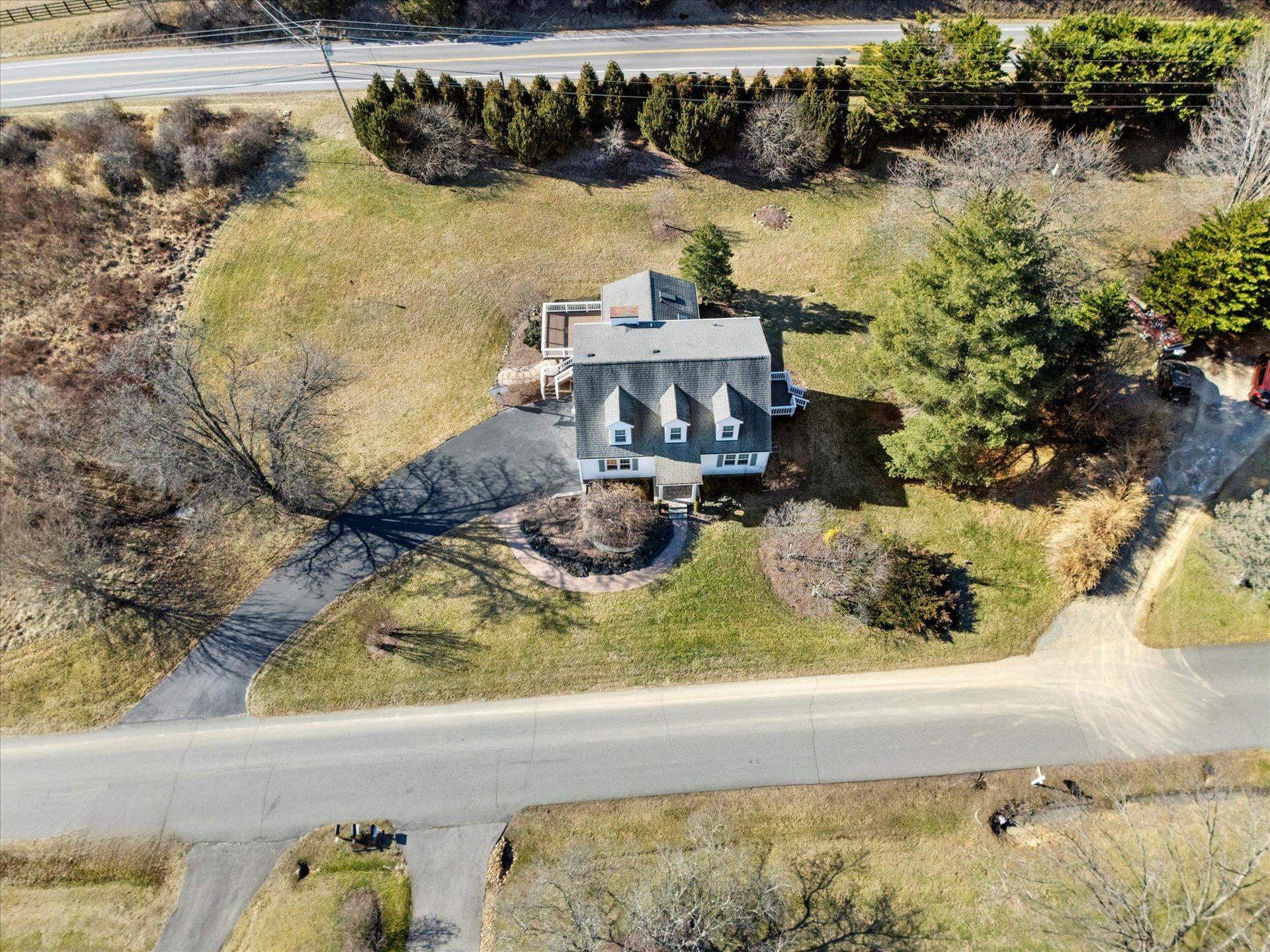 1645 Saint Andrews Circle, Blacksburg, VA 24060