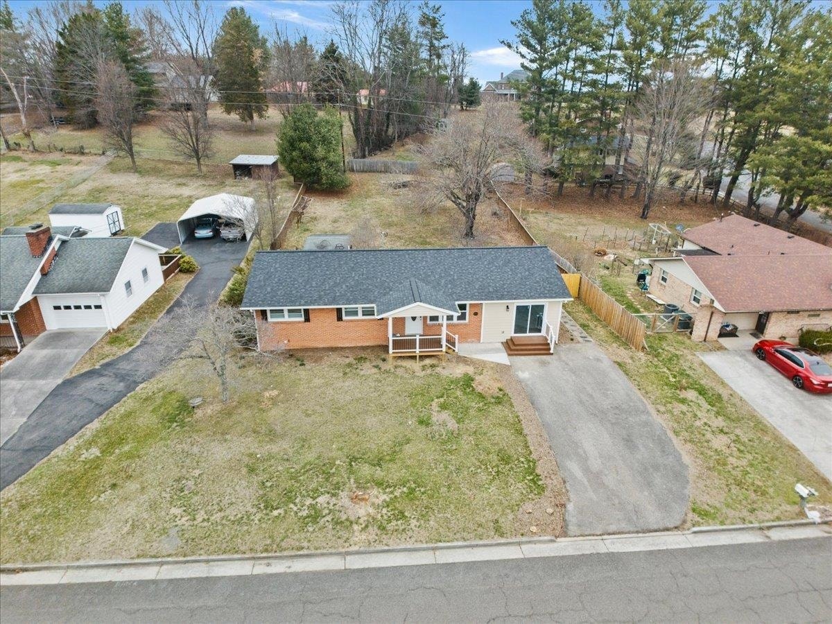 909 CUSTIS Street, Radford, VA 24141