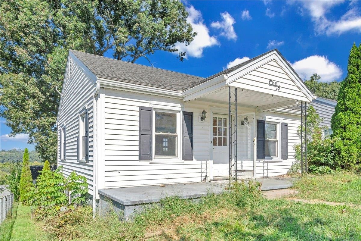 1517 5th Street, Radford, VA 24141