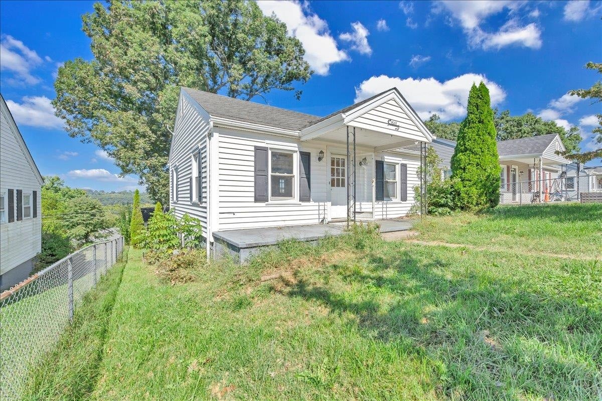 1517 5th Street, Radford, VA 24141
