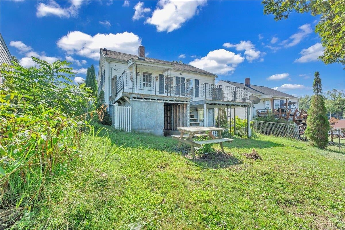 1517 5th Street, Radford, VA 24141