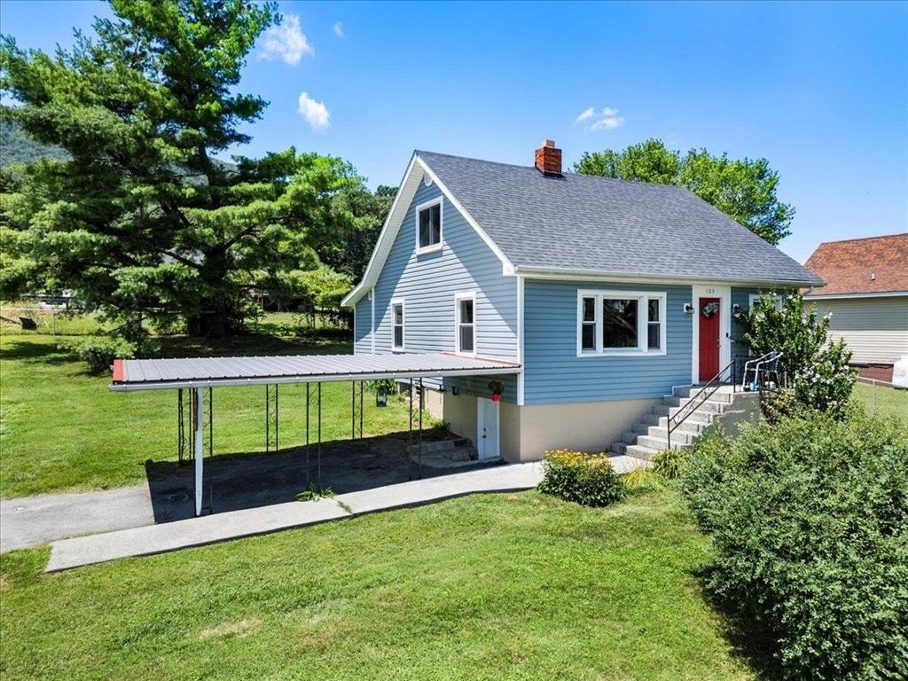 103 Hill Street, Pearisburg, VA 24134