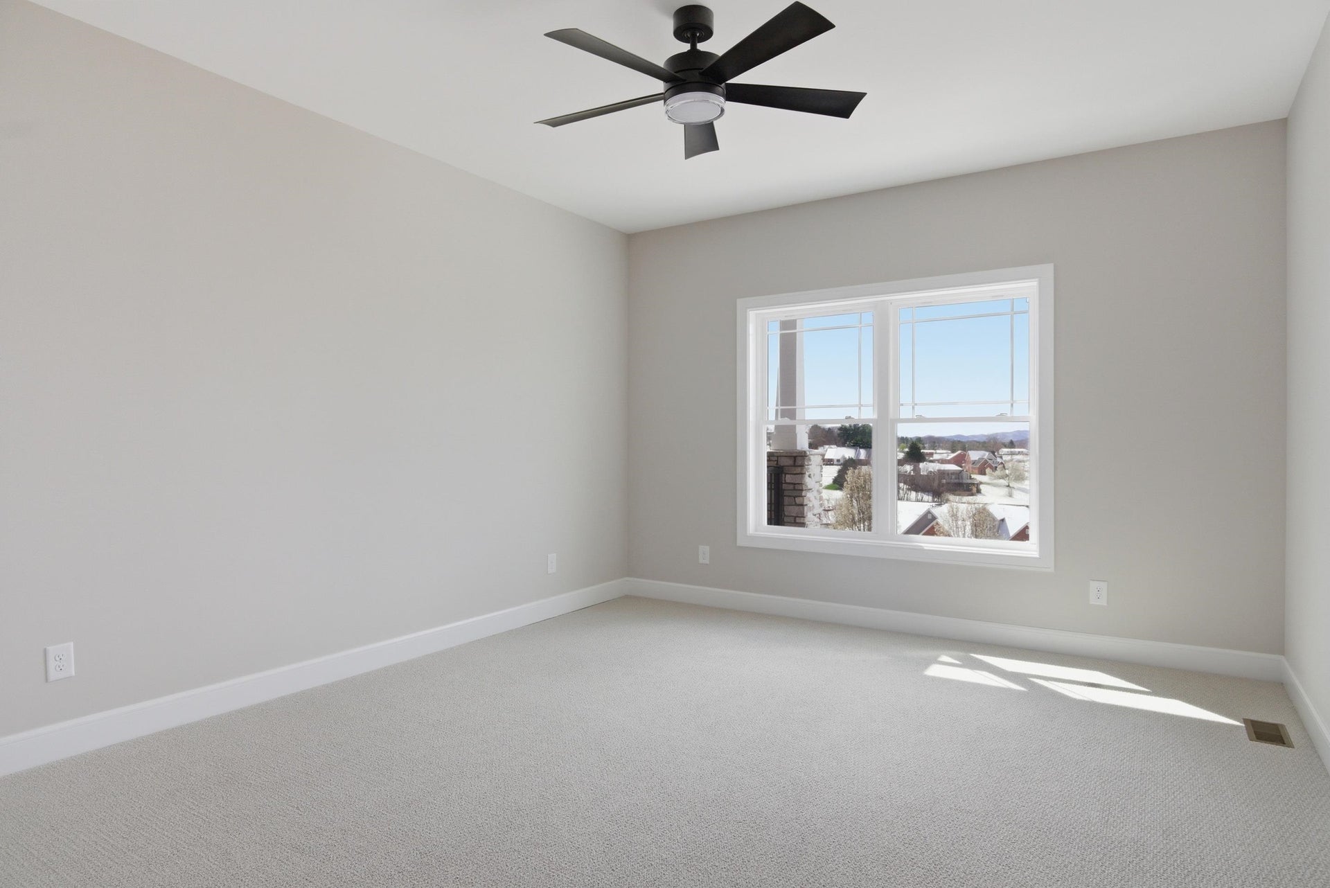 2130 Peakland Way, Christiansburg, VA 24073