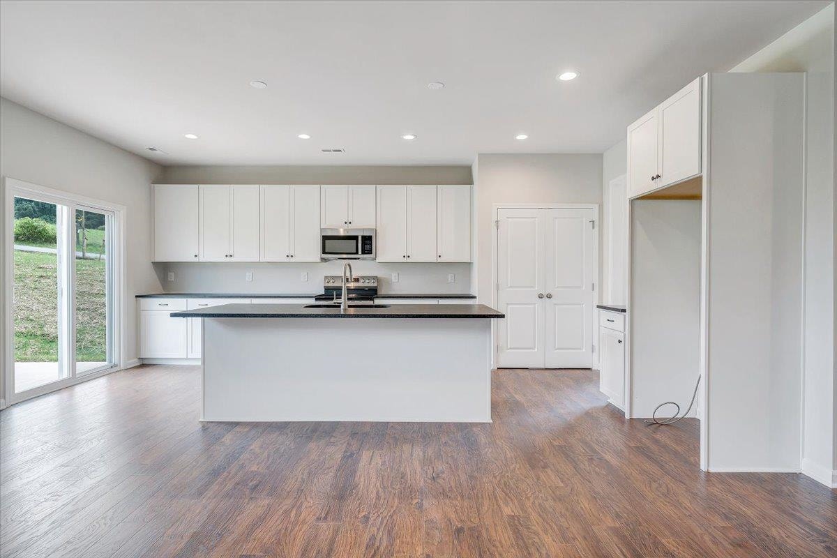 1860 Colby Avenue, Blacksburg, VA 24060