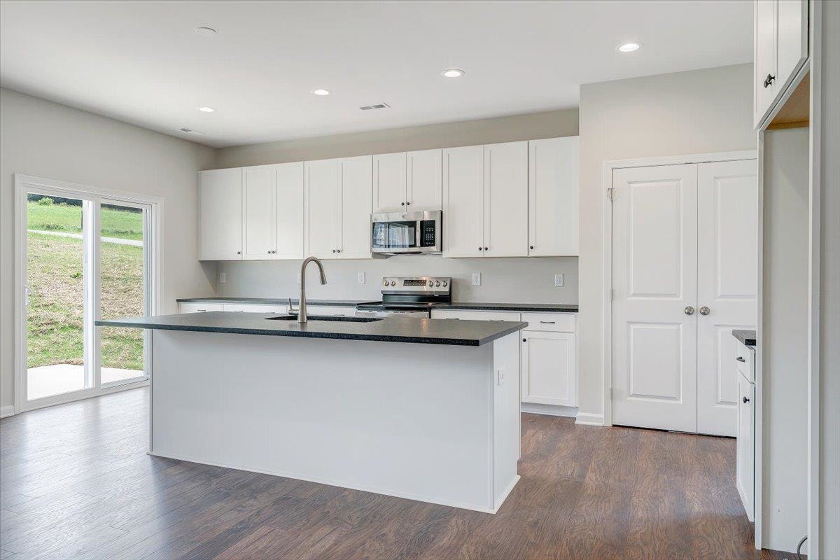 1860 Colby Avenue, Blacksburg, VA 24060