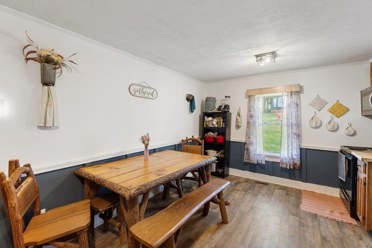 208 Holston Street, Narrows, VA 24124