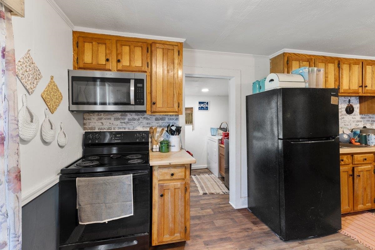 208 Holston Street, Narrows, VA 24124
