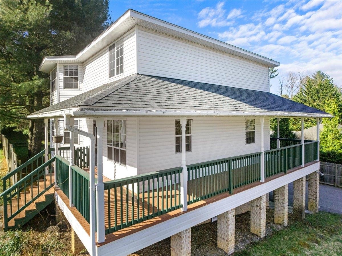 1101 Westover Drive, Blacksburg, VA 24060